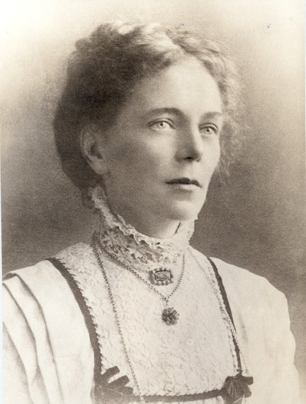 Image of Esther Elizabeth Garner in 1911